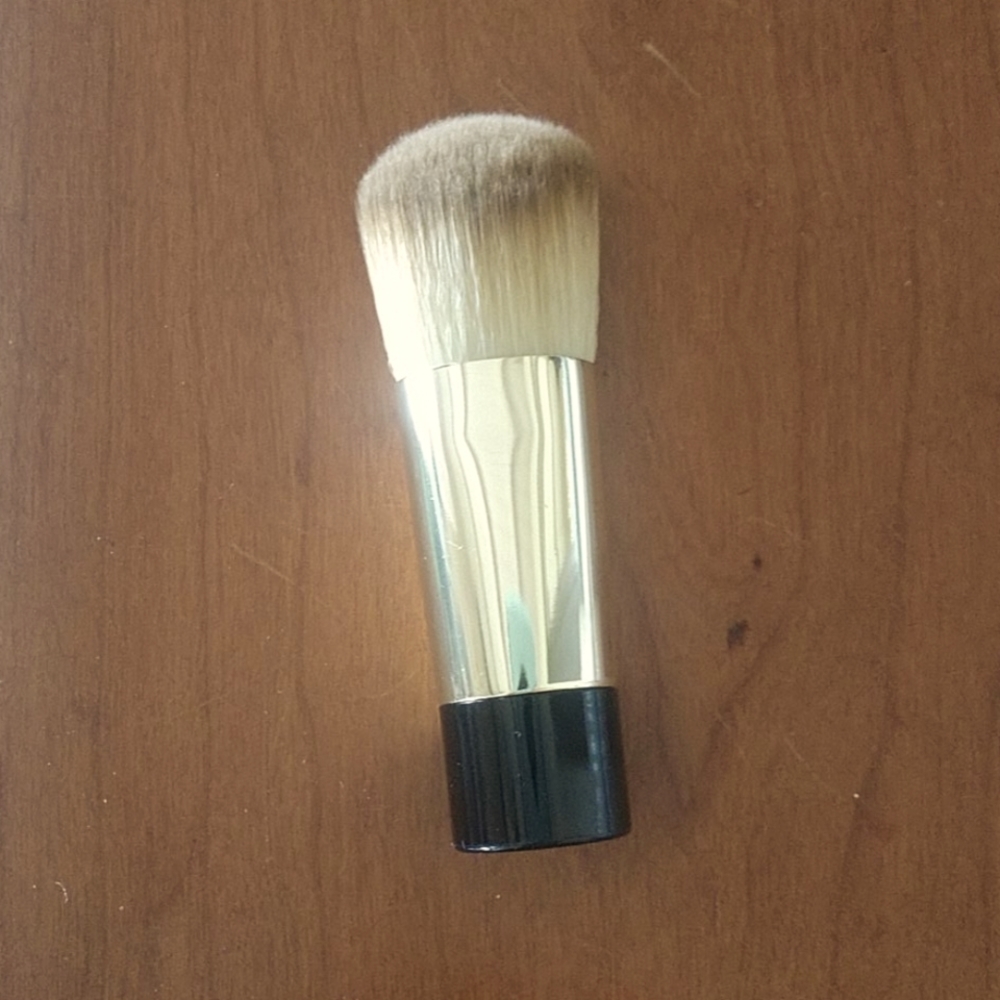 Chanel foundation brush